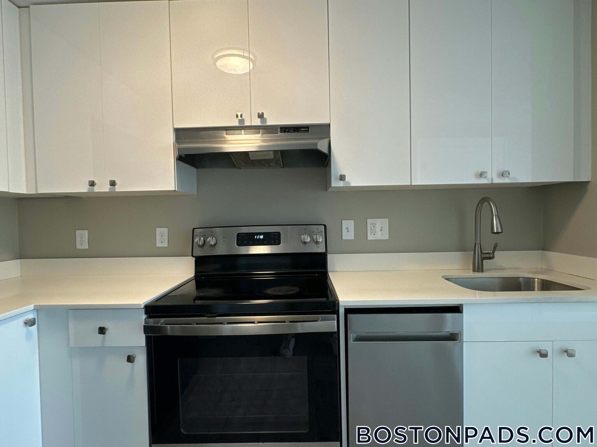 Building Photo - 50 Evergreen St