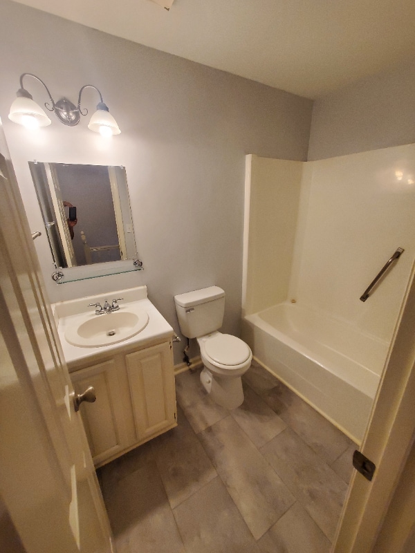 Building Photo - 7325 N Thorncliff Pl