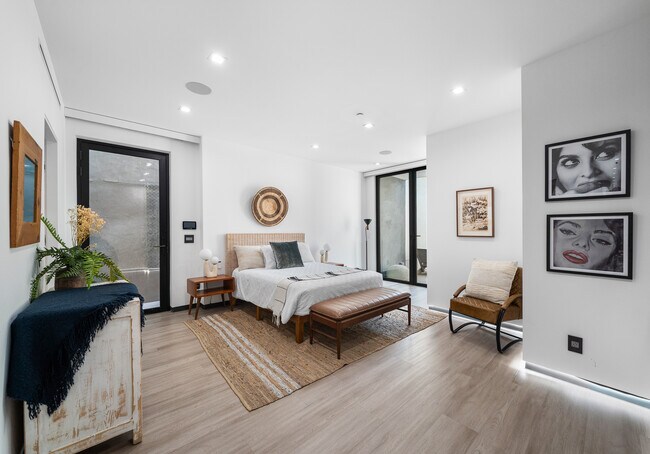 Building Photo - 838 California Ave