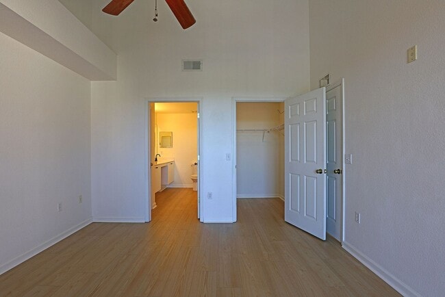 Building Photo - The Enclave 9005-1919