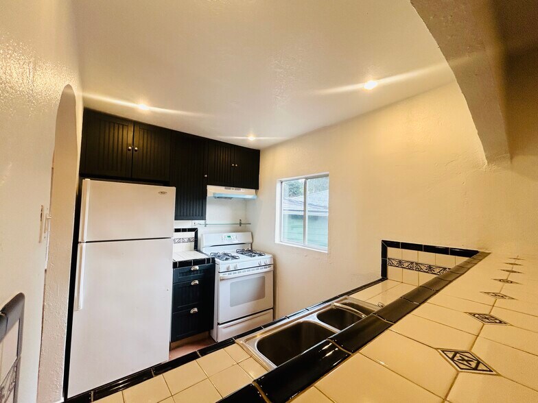Building Photo - 1102 Westerly Ter