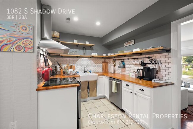 Building Photo - 1082 S Shadow Dr