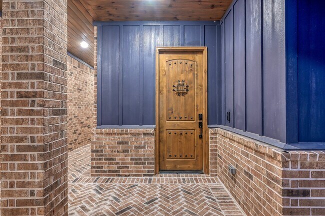 Building Photo - 15937 Stagecoach Rd