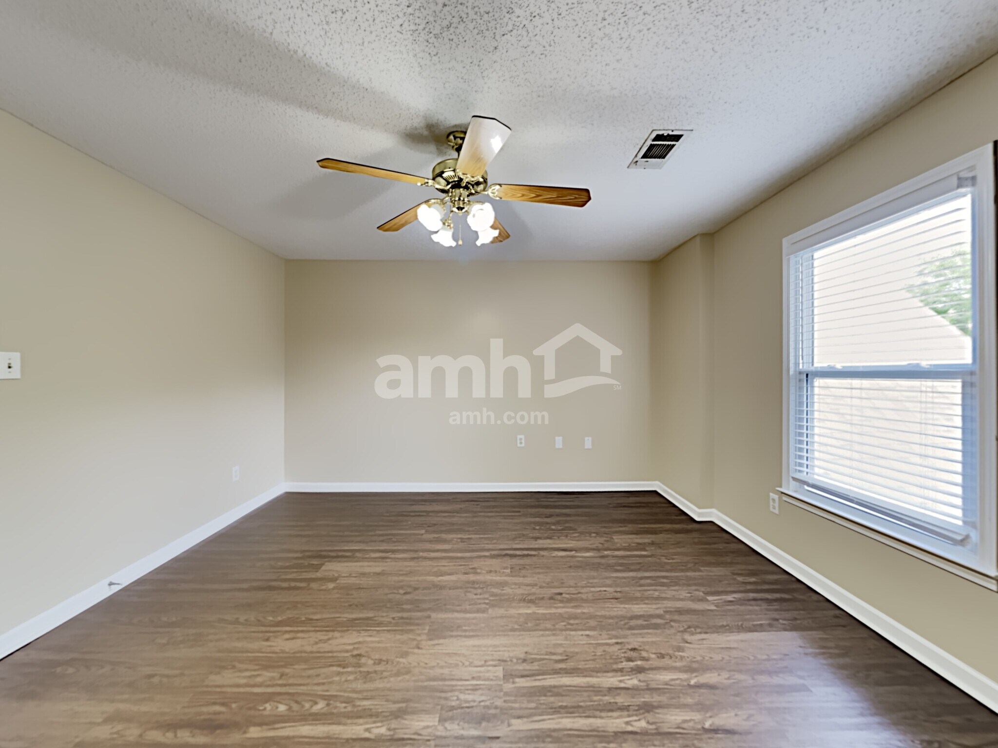 Building Photo - 6857 Briarfield Ln