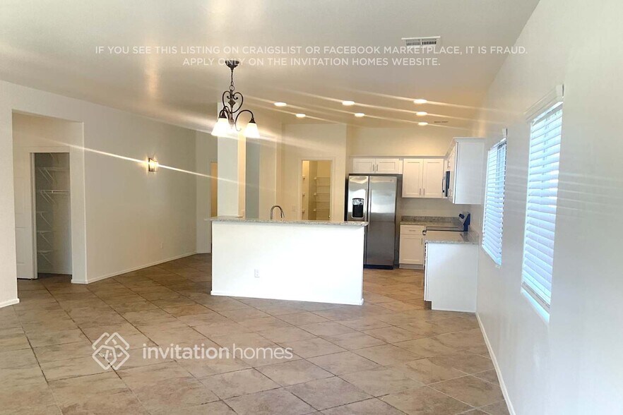 Building Photo - 15415 N 170th Ln