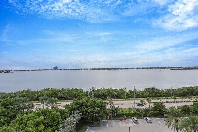 Building Photo - 5380 N Ocean Dr