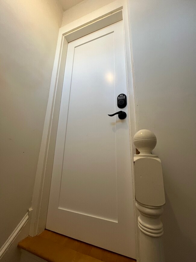 Unit B: Front Door - 35 Lincoln Ave