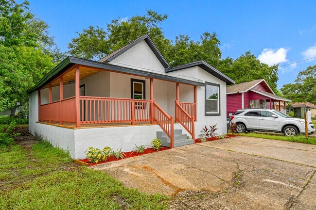 Building Photo - Fully Renovated 3-Bedroom, 2-Bathroom Home...