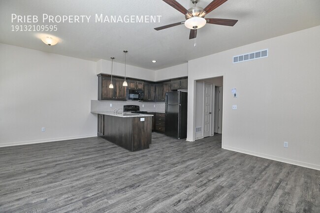 Building Photo - 3243 N 103rd Pl