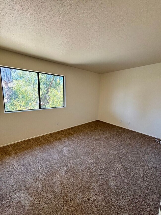 Building Photo - 1466 Granite Hills Dr