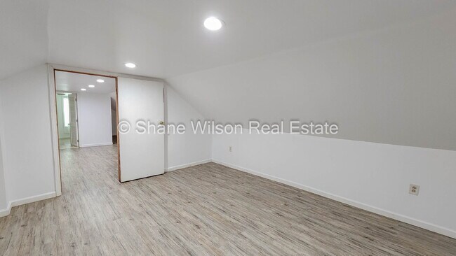 Building Photo - "Charming 4-Bed Chattanooga Home with Hard...