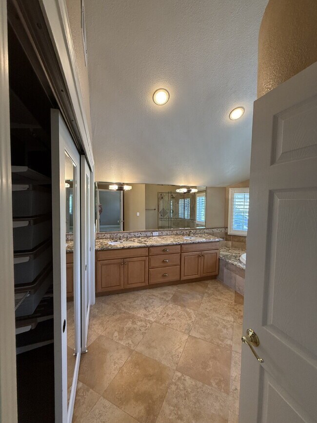 Building Photo - Beautiful 4 Bedroom, 3 Bathroom Pleasanton Home with 3-Car Garage & Large Backyard