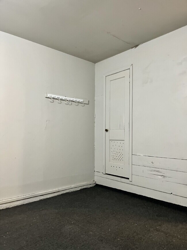 Building Photo - Spacious Home in Medical District with Extra Flex Space!