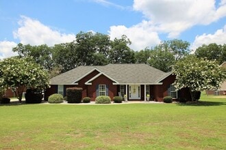 Building Photo - 4 Bedroom 2 Bath Brick Home W. Lee Co