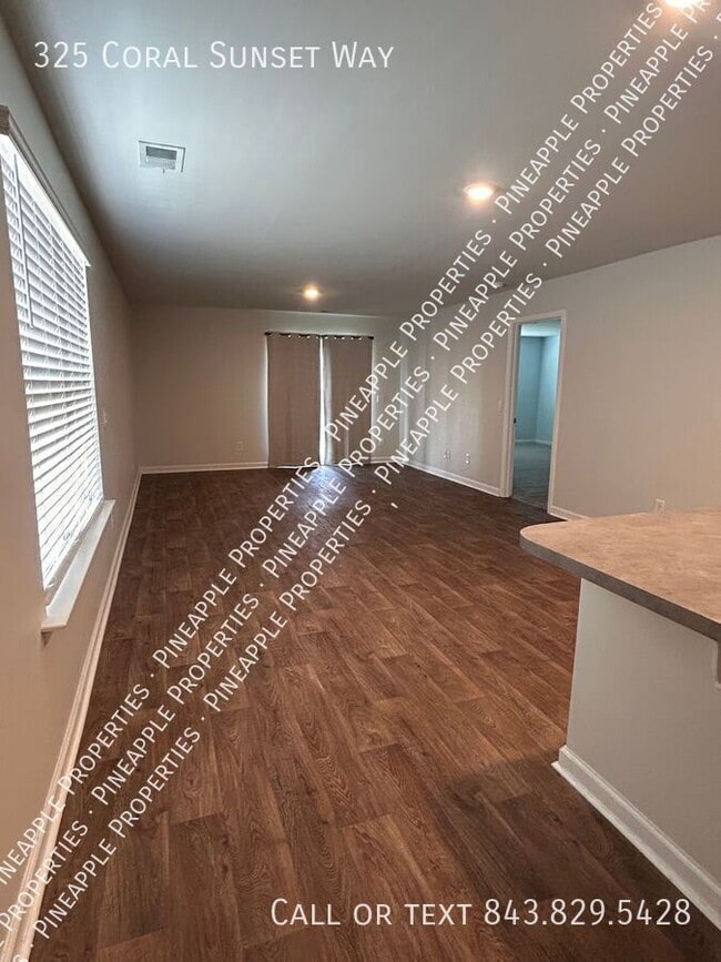 Building Photo - 325 Coral Sunset Wy