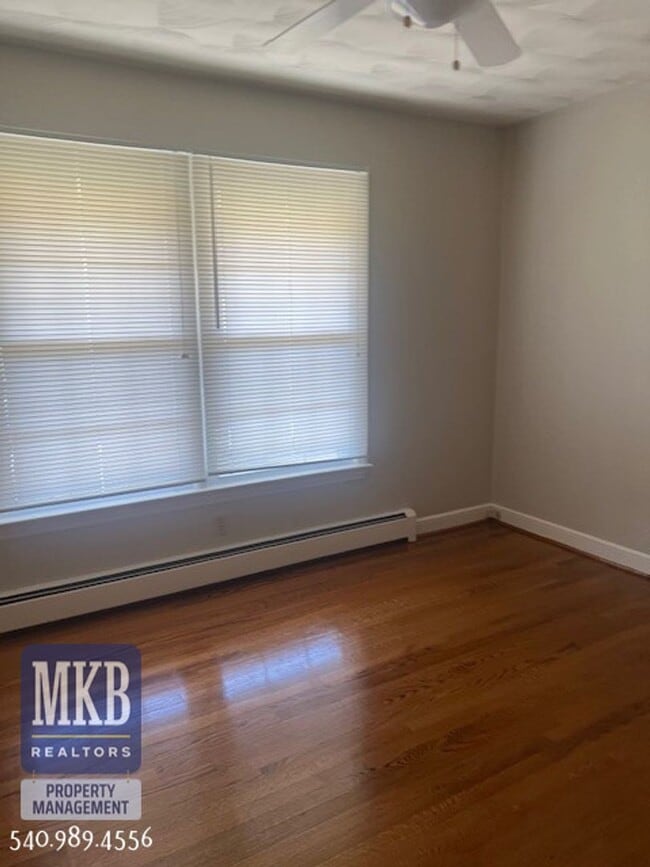 Building Photo - 4bd/3bth SW County Home