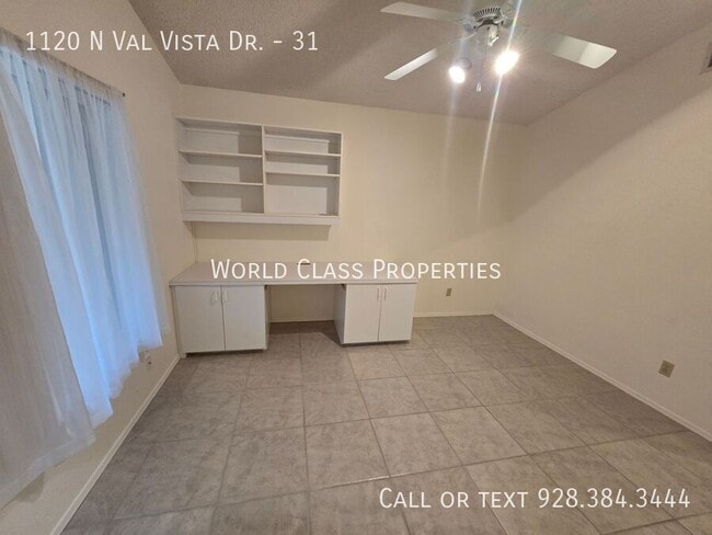 Building Photo - 1120 N Val Vista Dr