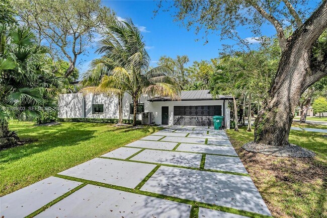 Building Photo - 11340 SW 74th Ct