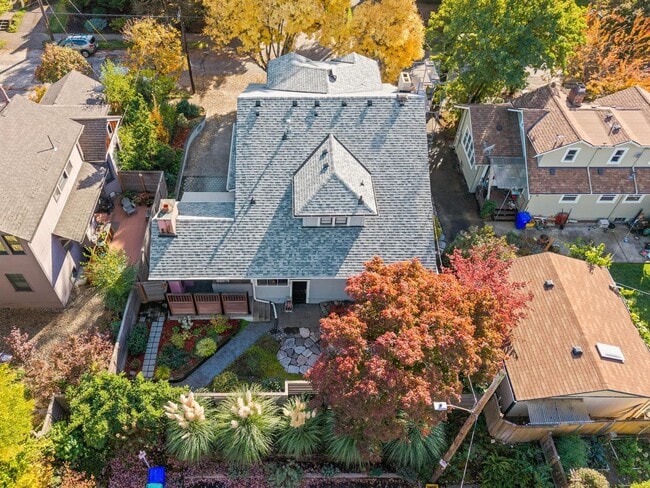 Building Photo - Elegant Grant Park Craftsman with Wine Cel...