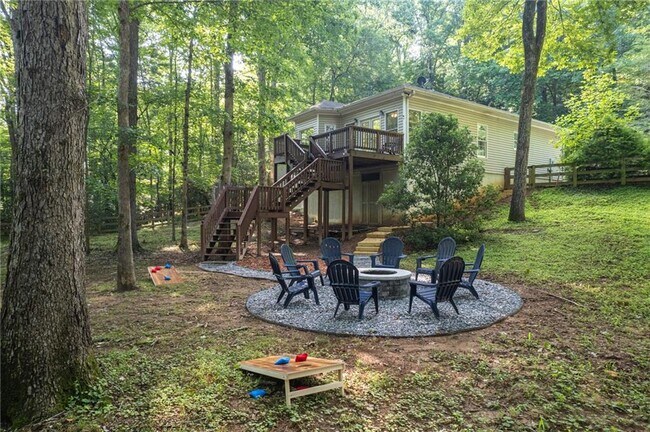 Building Photo - 218 River Dr