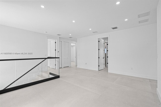 Building Photo - 8946 NW 176th Ln