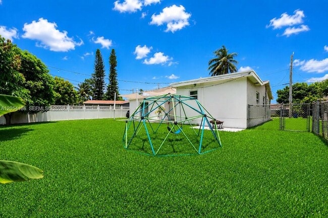 Building Photo - 3192 NW 40th Ct