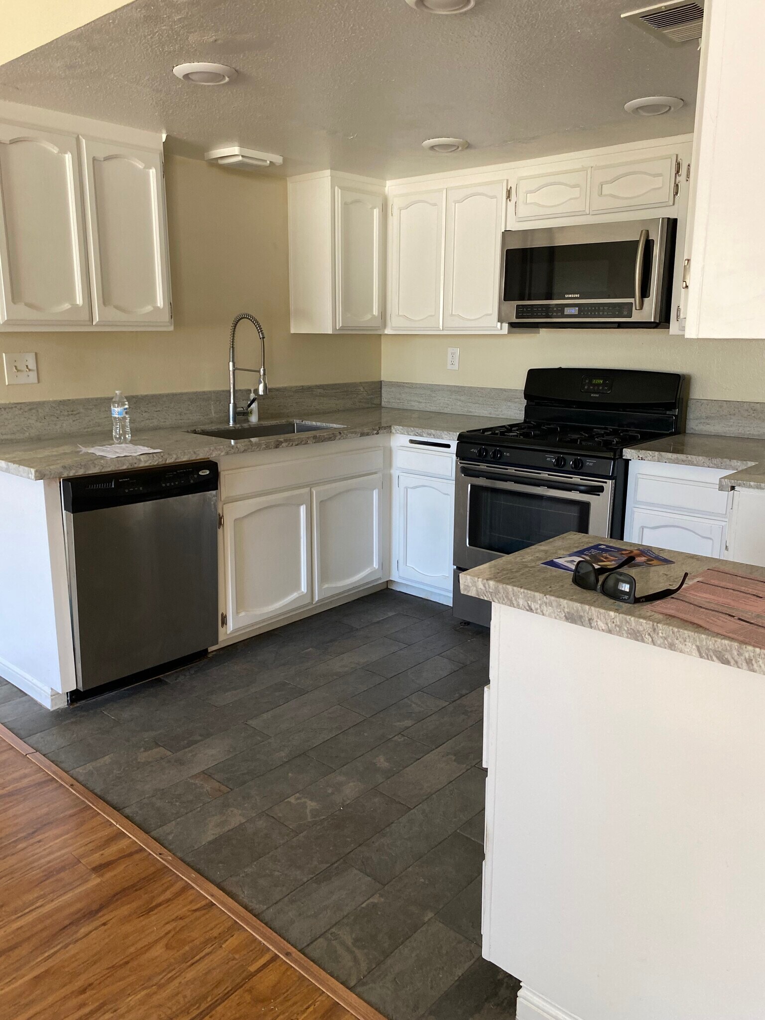 Building Photo - 1850 E Avenue J2