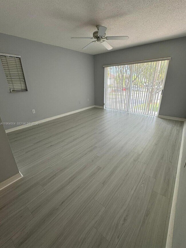 Building Photo - 9900 NW 43rd Terrace