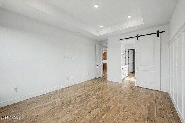 Building Photo - 1131 E Yellowstone Pl