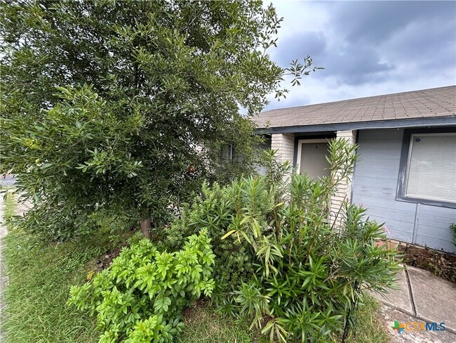 Primary Photo - 2208 Corona Dr