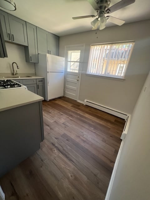 Building Photo - 593 Park Plz