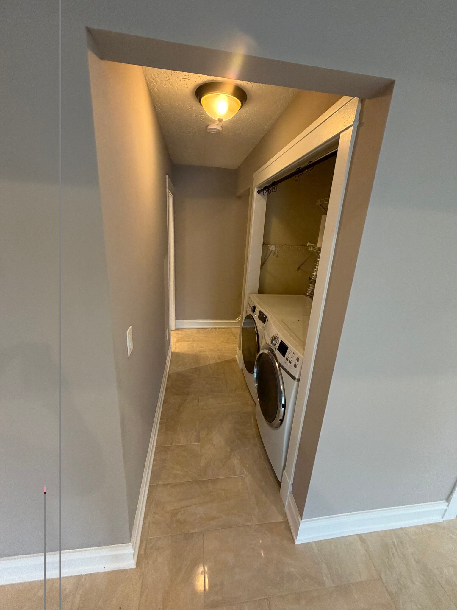 Building Photo - 704 Briarwood Ter