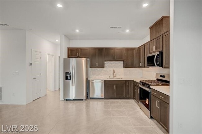 Building Photo - 634 Bellus Pl