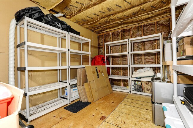 Building Photo - 16 Juneau Ct