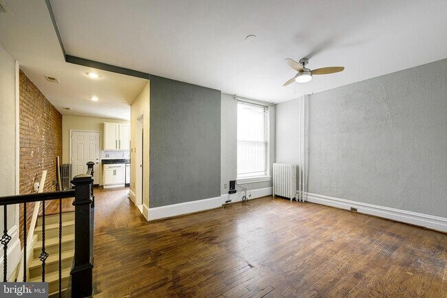 Building Photo - 2827 11th St NW