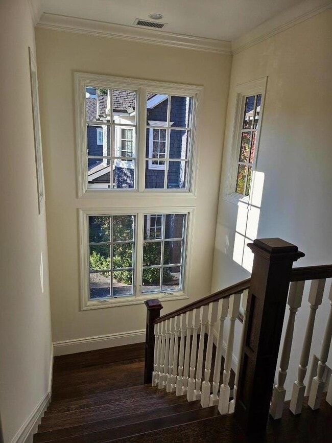 Building Photo - 919 Fremont Pl