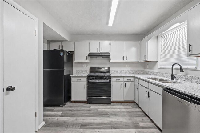 Building Photo - 2897 Spruce Cir