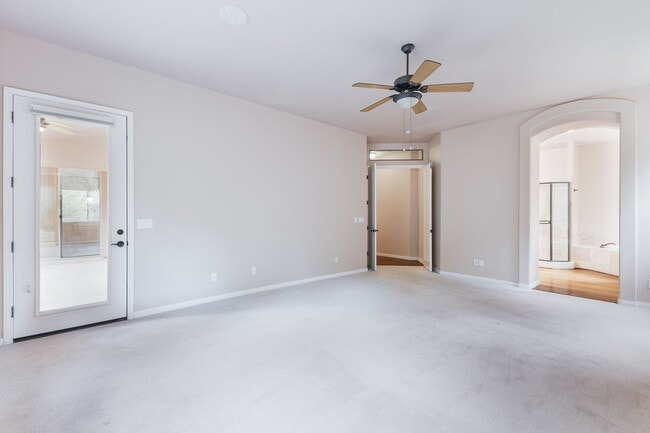 Building Photo - 4 Bedroom, 2 Bathroom Home in Timber Ridge