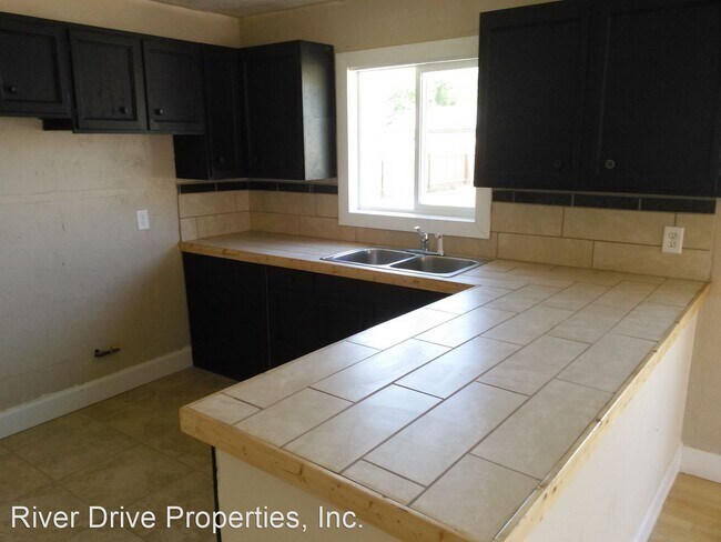 Building Photo - 3 br, 1 bath House - 319 Sycamore Drive