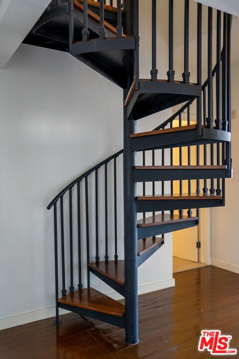 Building Photo - 257 S Spring St