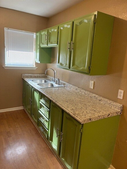 Building Photo - 800 Vanderveer