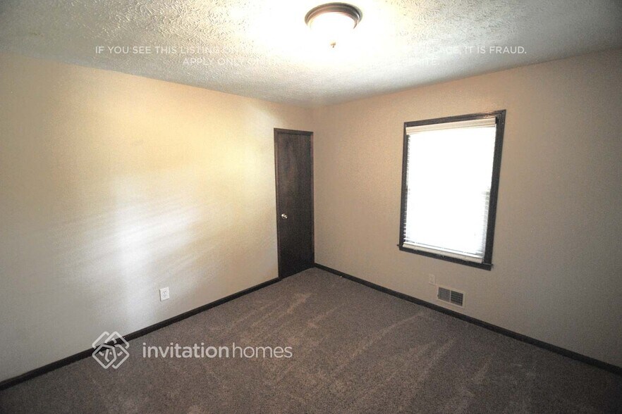 Building Photo - 266 Farm Ridge Dr NE