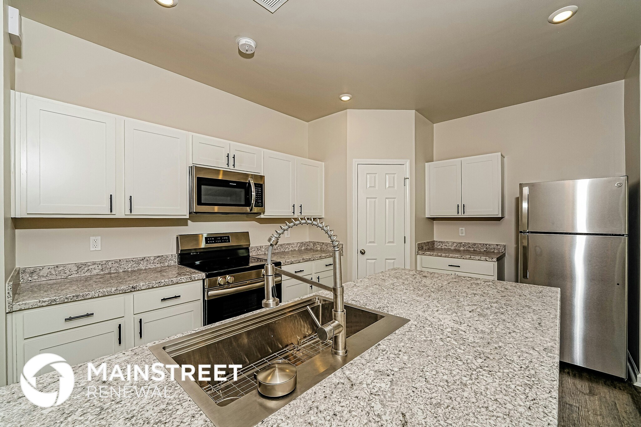 Building Photo - 832 Lora Ln