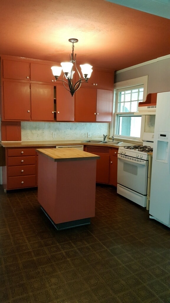 Building Photo - Coming Soon!  Historic and Gorgeous in Middletown - Spacious and Convenient!