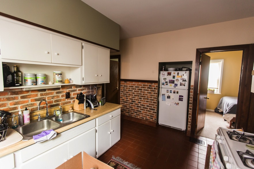 Kitchen - 76 Greenfield St