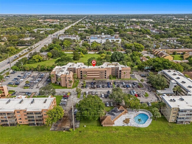 Building Photo - 3100 N Pine Island Rd