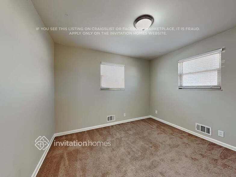 Building Photo - 1909 E 116th Ave