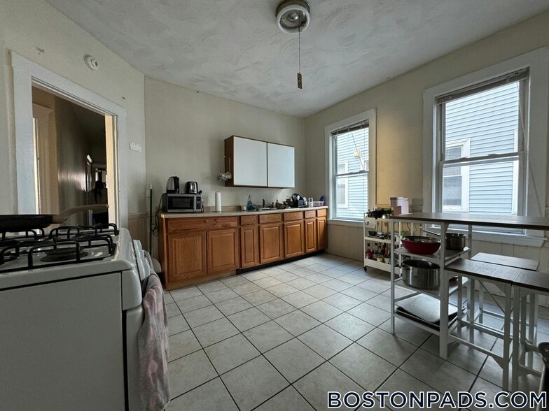 Building Photo - 5 Harvard Terrace