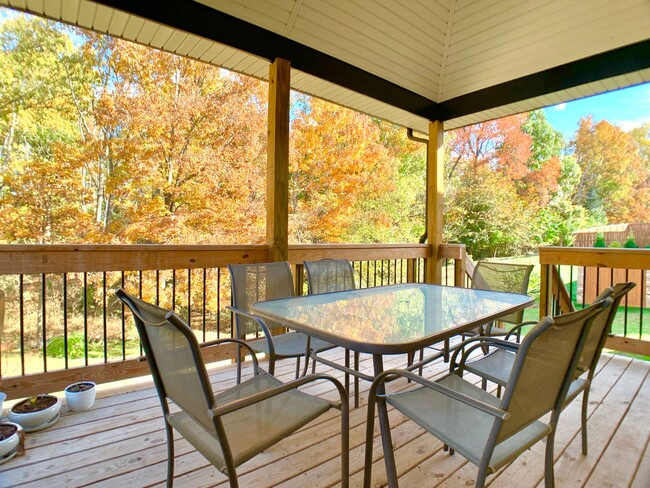 Building Photo - 260 Bluebriar Trace