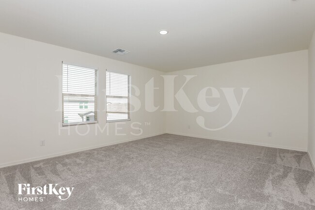 Building Photo - 3102 E Miner Dr